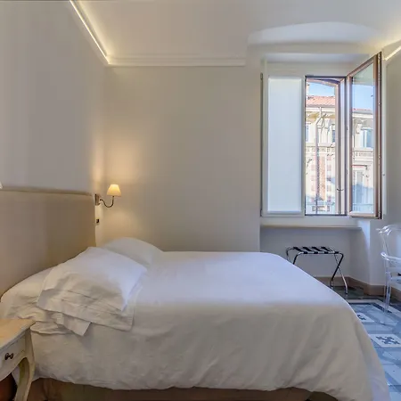 Xx Settembre Urban Relais ゲストハウス 4*